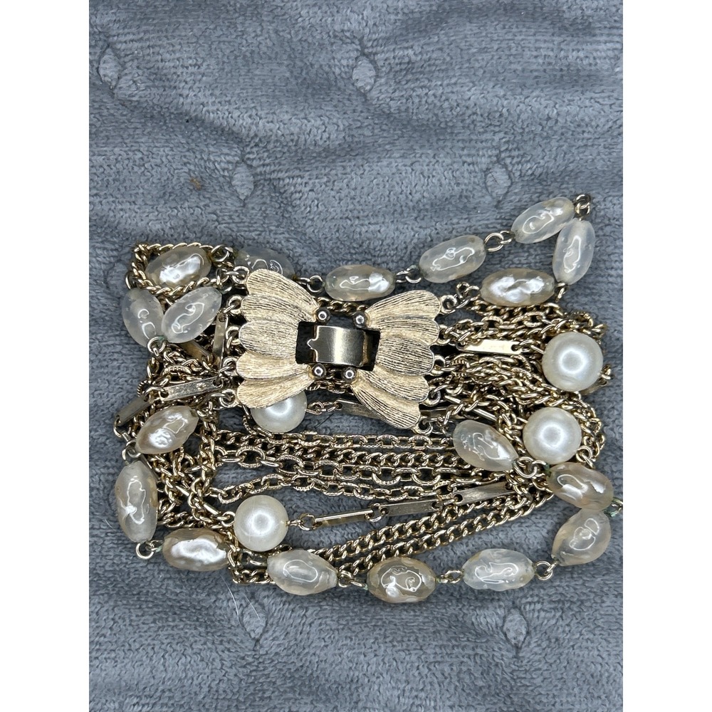 Kramer‎ of New York Vintage Gold Tone Pearl Dangle Charm Bracelet Signed - Picture 3 of 8